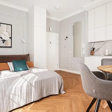 아파트 - Swan - 44 *